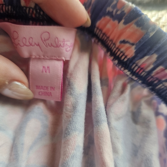Lilly Pulitzer EUC Pink and Blue Floral Jumpsuit Size Medium PTP Stretch 19 - Picture 2 of 4